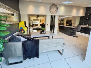 Kitchen Diner- click for photo gallery